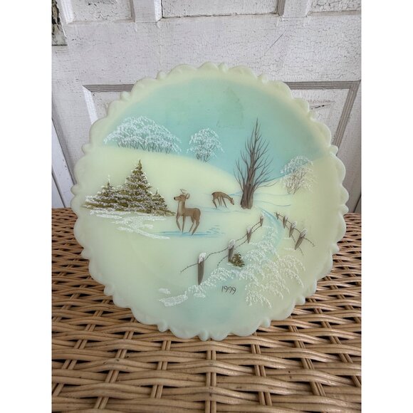 1979 Fenton Artist Jim Andrick "Nature's Christmas" Uranium Custard Satin Plate - Picture 12 of 13